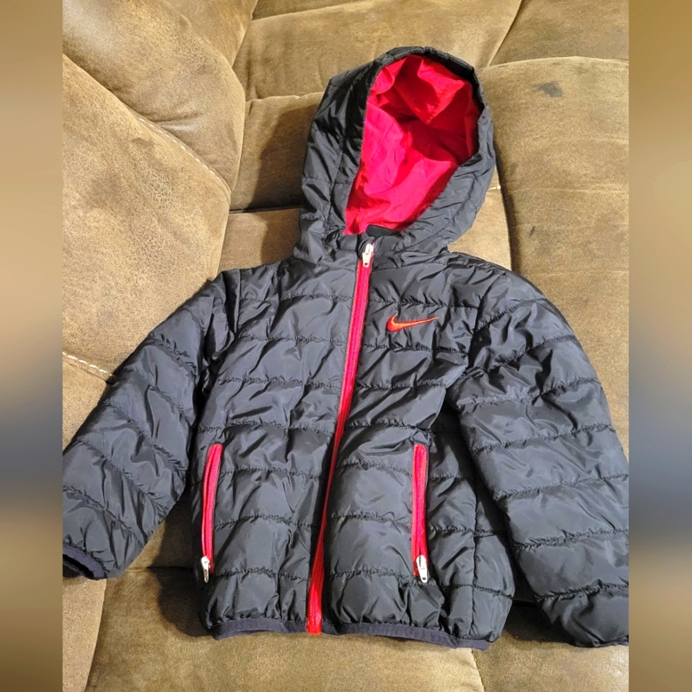 Nike 2t red & black coat